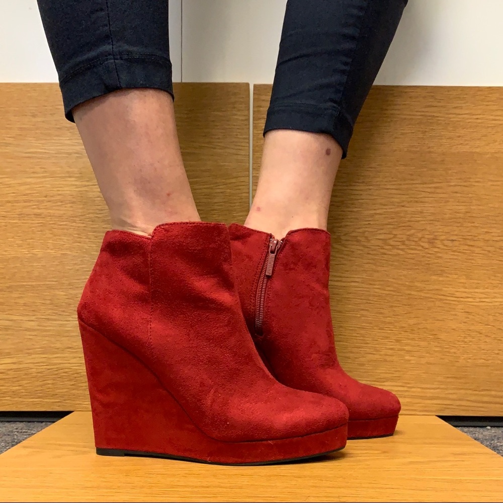 🐿 Michael Antonio Wedge Booties